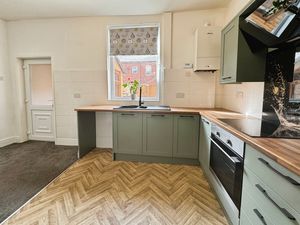 Kitchen Diner- click for photo gallery